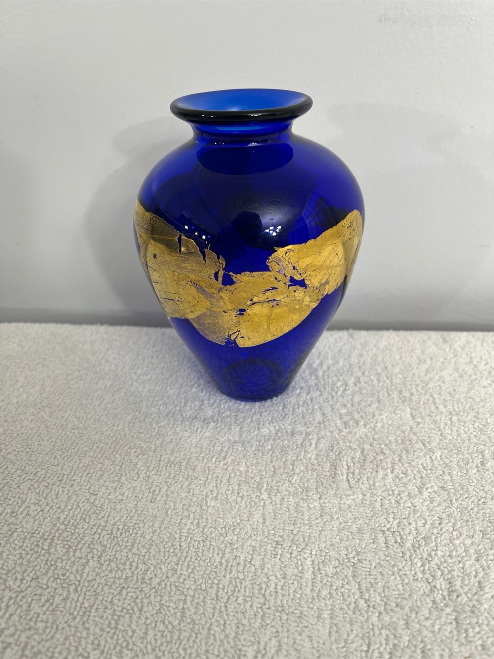 Vitrix Hot Glass Studio Cobalt and Gold Bud Vase NY Art Glass Beautiful Bud Vase - Picture 7 of 14